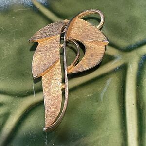 Vintage Gold Tone Brooch  